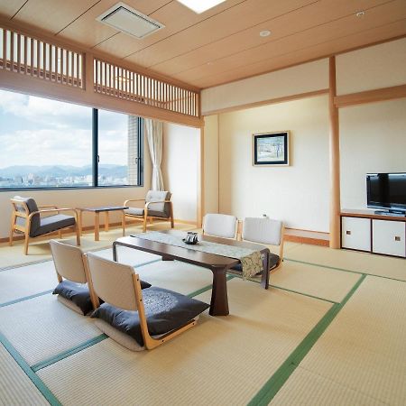 Hotel Chres Kōchi Esterno foto
