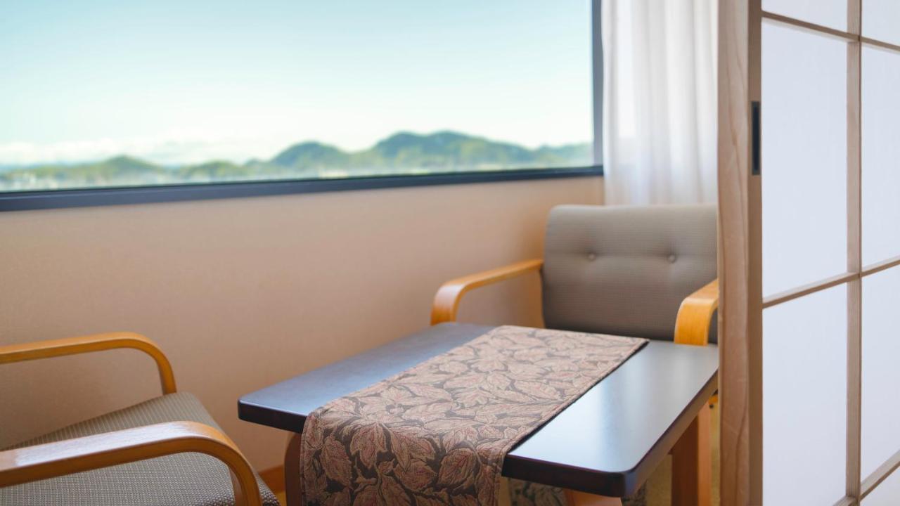 Hotel Chres Kōchi Esterno foto