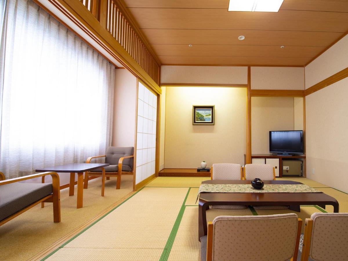 Hotel Chres Kōchi Esterno foto