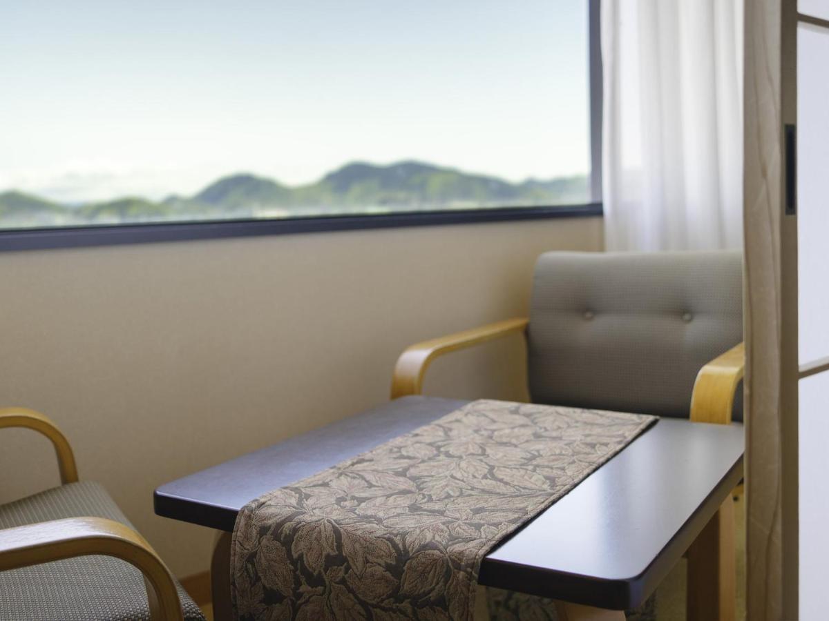 Hotel Chres Kōchi Esterno foto