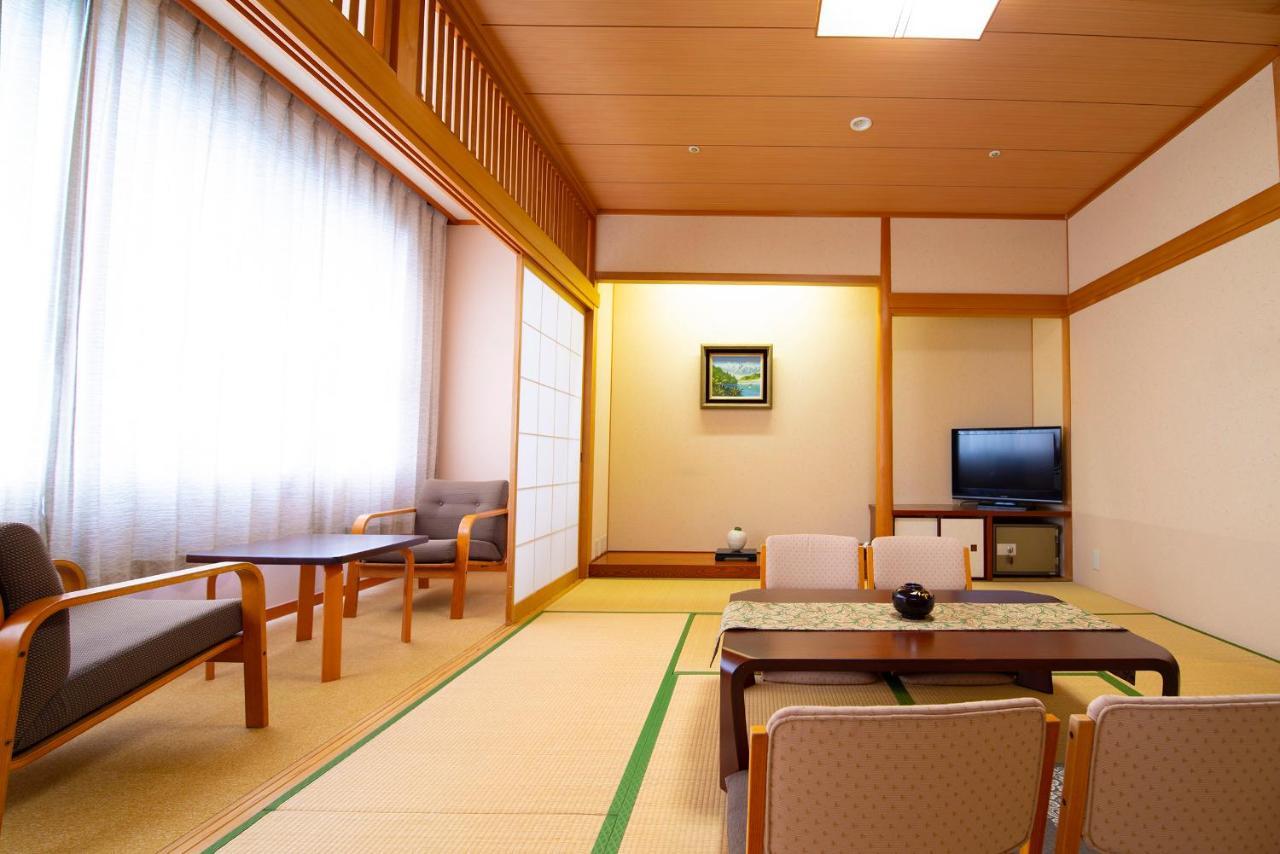 Hotel Chres Kōchi Esterno foto