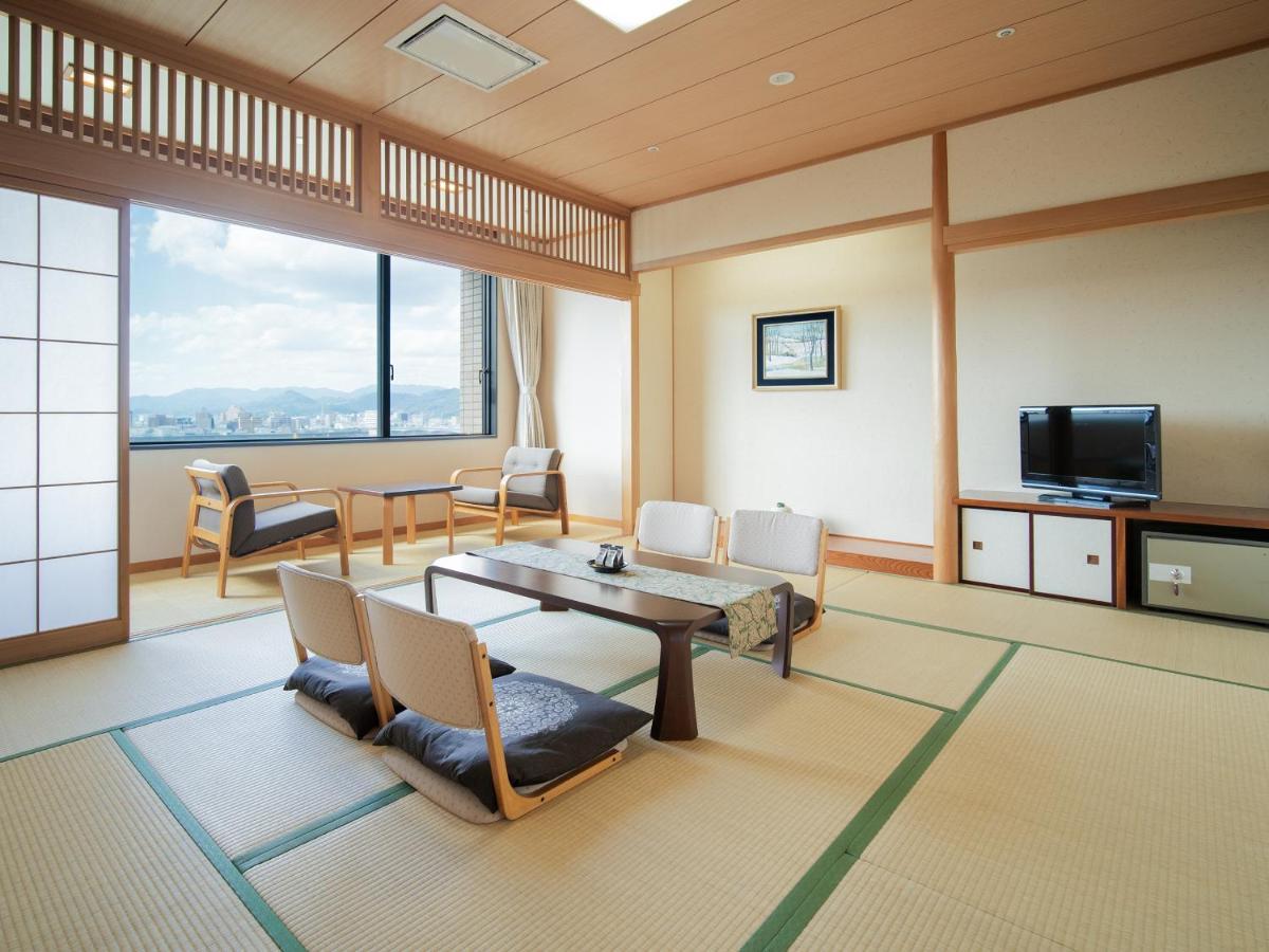 Hotel Chres Kōchi Esterno foto
