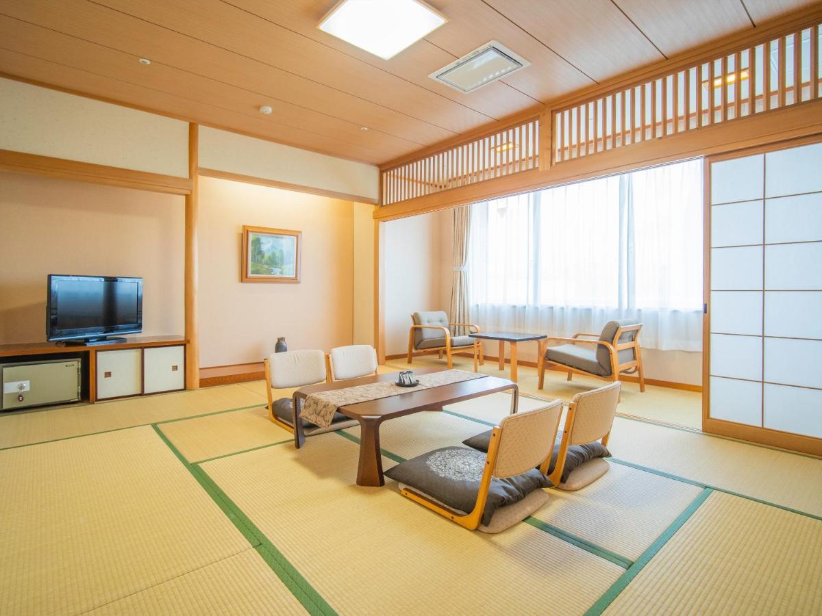 Hotel Chres Kōchi Esterno foto